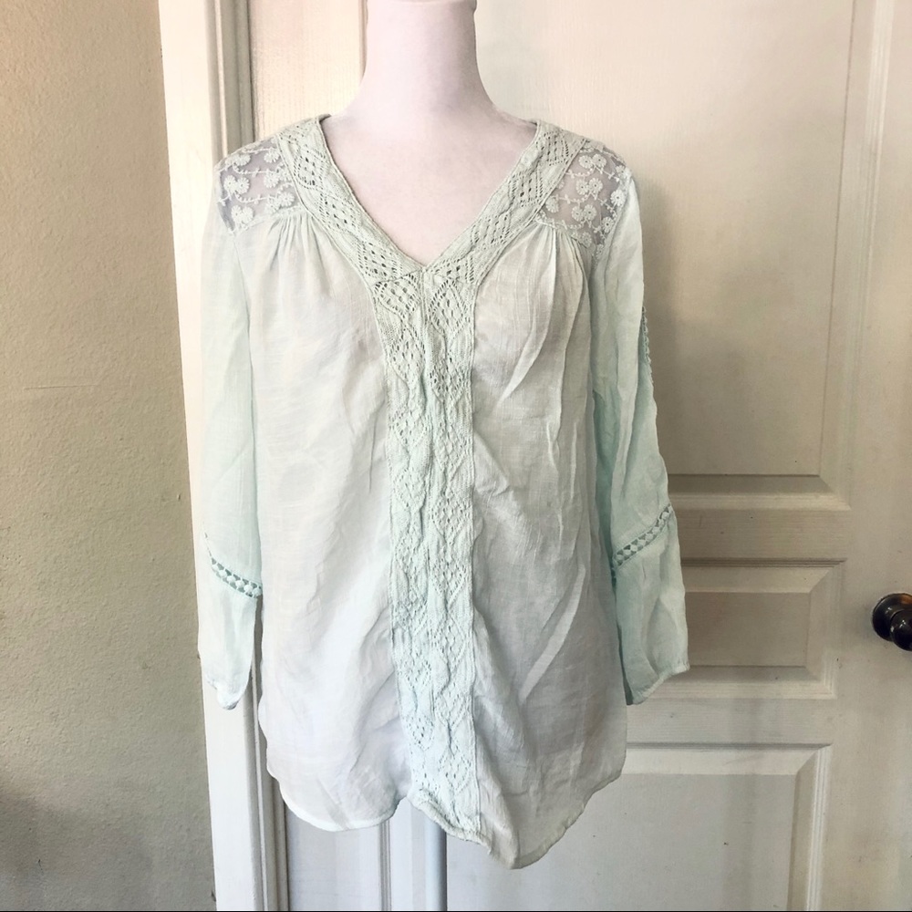 3/$20 New Directions light mint blouse with lace detail